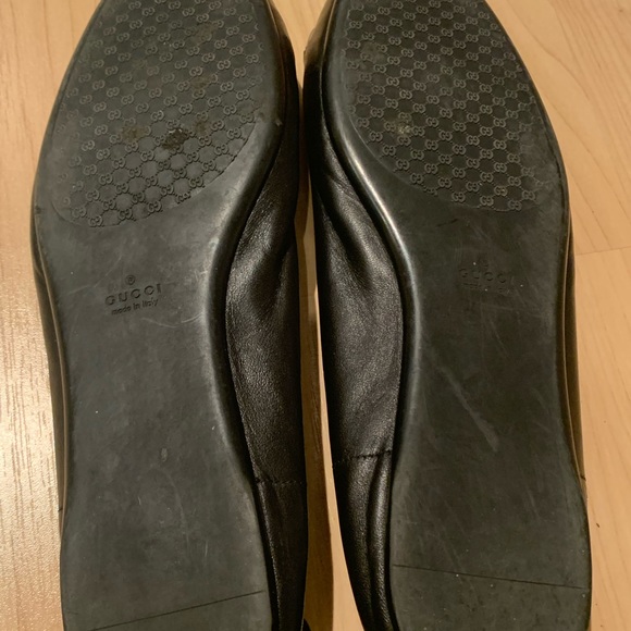 Gucci black ballet slippers with gold Gucci horse shoe - Picture 3 of 7